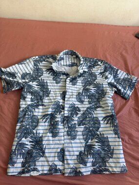 Cafe Luna Tropical Leaf Print Short Sleeve Shirt – Size L